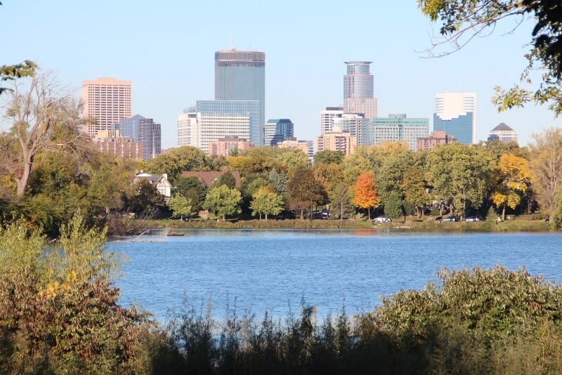 fly drone lake of the isles park