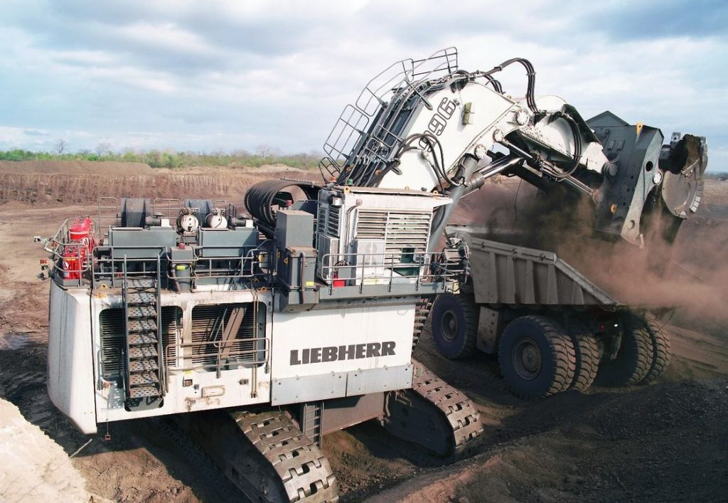 biggest-excavator-liebherr