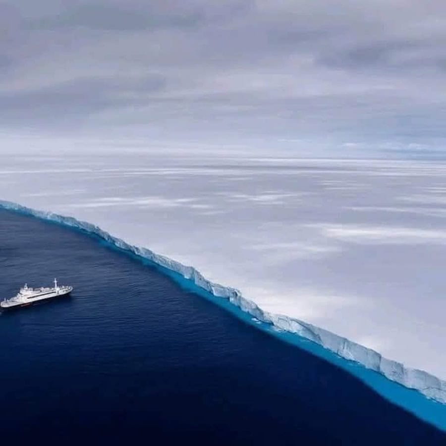 drone-shot-iceberg-south-ocean